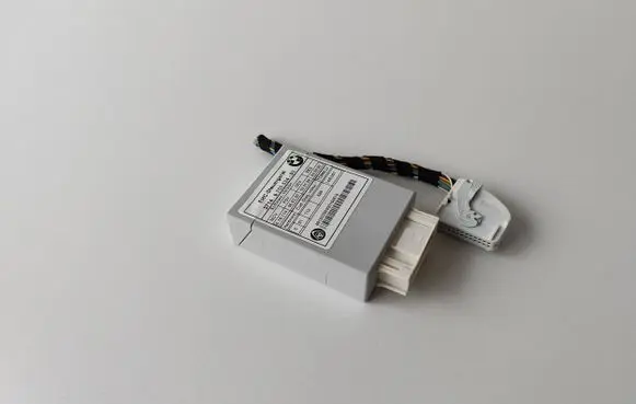 BMW 5 E60 E61 Air suspension control unit module (rear) 6769834 37146769834 6784314