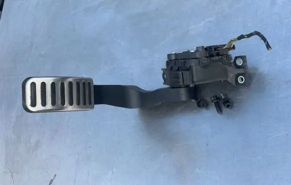 Volkswagen Phaeton Accelerator throttle pedal 6PV00802643 3D1721503L F30007801