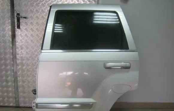Jeep Grand Cherokee (WK) Rear door
