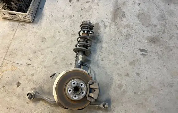 BMW X3 G01 Front wheel hub spindle knuckle 6882597 6871779