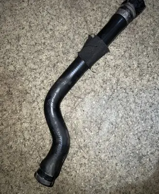 BMW 5 E39 Engine coolant pipe/hose 2247820