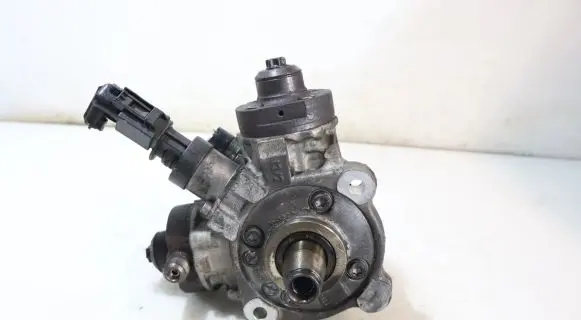 BMW 6 F12 F13 Fuel injection high pressure pump 0445010638