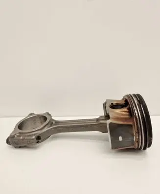 Renault Clio V Piston with connecting rod 08EA3