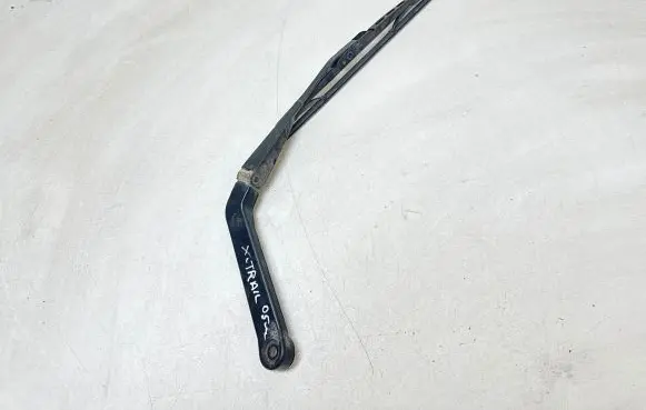 Nissan X-Trail T30 Rear wiper blade arm 12001