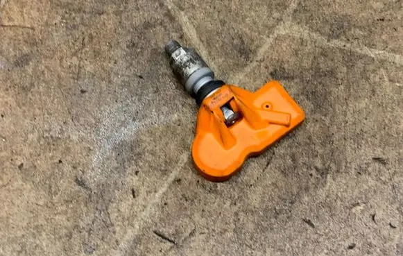 BMW i3 Tire pressure sensor TSSRE4UD 50002BC8