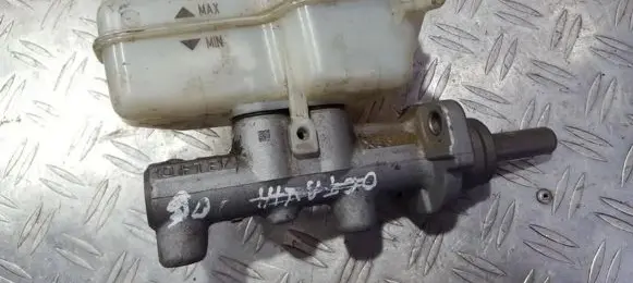 Skoda Fabia Mk1 (6Y) Master brake cylinder