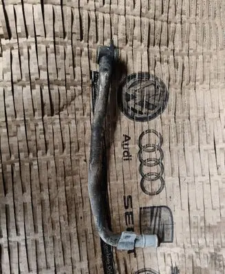 Volkswagen Touareg II Engine coolant pipe/hose 059121076dj