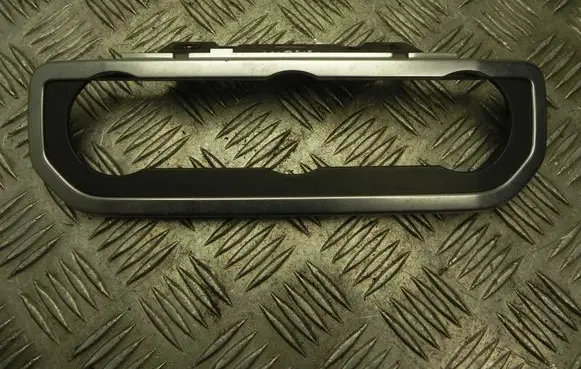 Land Rover Discovery 4 - LR4 Dashboard cross member/frame bar XDE500420LUM