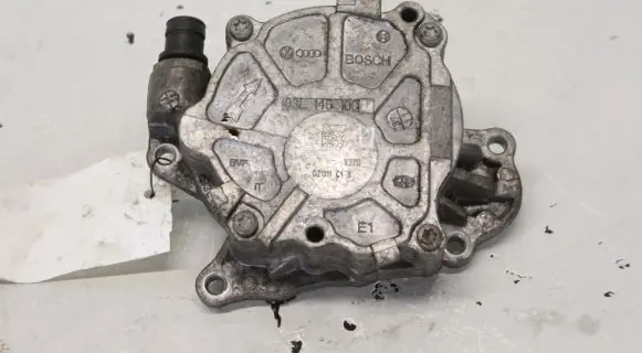 Volkswagen PASSAT B6 Vacuum pump 03L145100F