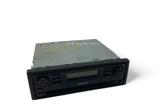Dacia Logan I Radio/CD/DVD/GPS head unit 8200902035