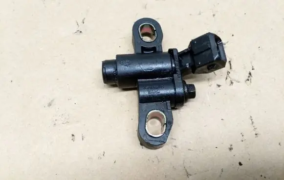 Ford Mondeo Mk III Crankshaft position sensor XS706023AC 948F6C315AA