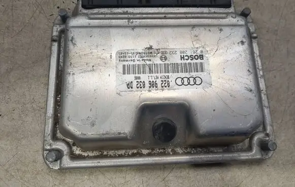 Audi TT TTS Mk2 Engine control unit/module 022906032DP 1039S03562 0261208232