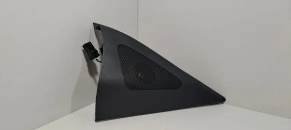 Front door high frequency speaker
