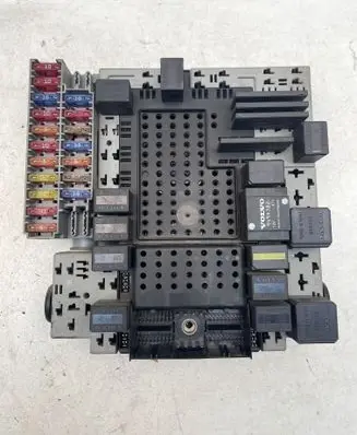 Volvo S60 Fuse box set 8645729 8688153 01W505