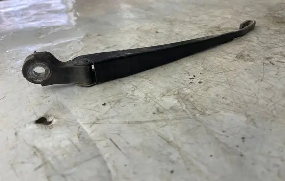 Seat Ibiza III (6L) Rear wiper blade arm 1U9955707B 1U9955707B223