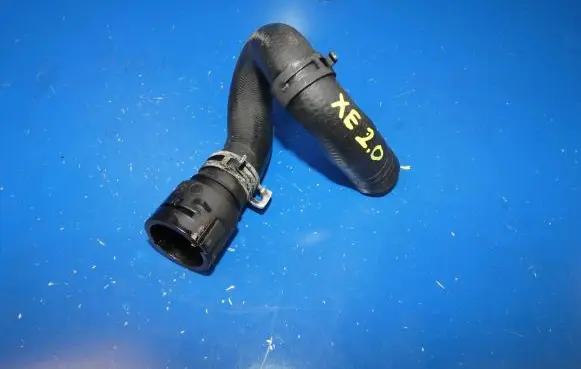 Jaguar XE Engine coolant pipe/hose G4D35H370AA