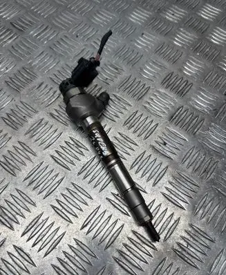 Skoda Superb B8 (3V) Fuel injector 04L130277AC