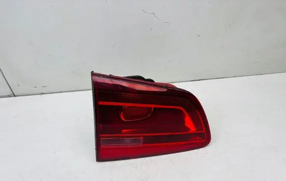 Volkswagen Touran II Tailgate rear/tail lights 