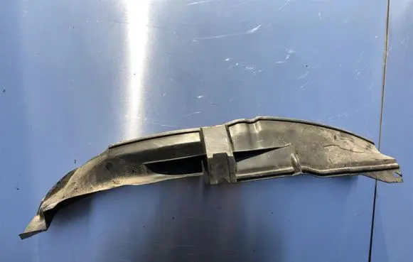 Audi 80 90 B3 Fender end trim 893821111A