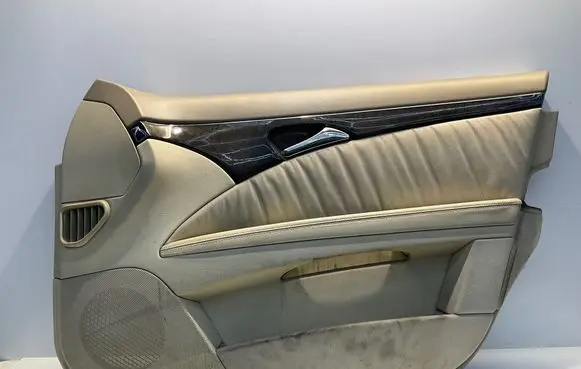 Mercedes-Benz E W211 Front door card panel trim A2117207051 00008J72 8480151