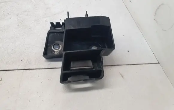 Volkswagen Golf VI Rear bumper mounting bracket 5K6807394A