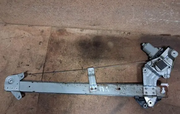 Subaru Forester SJ Front window lifting mechanism without motor 