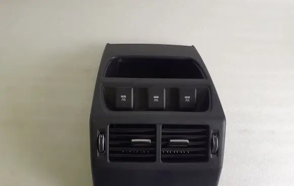 Rear air vent grill