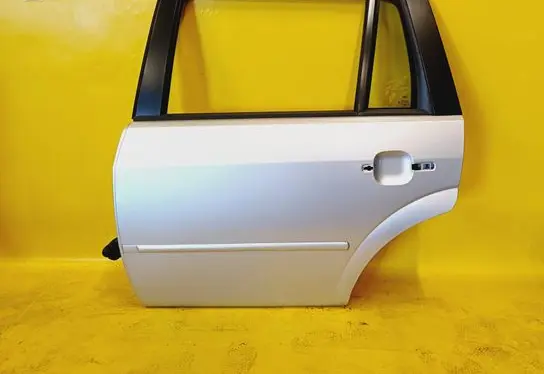 Ford Mondeo Mk III Rear door 