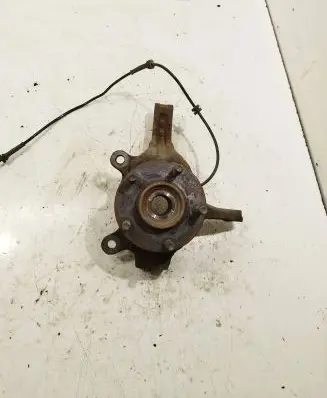 Nissan Qashqai Front wheel hub spindle knuckle