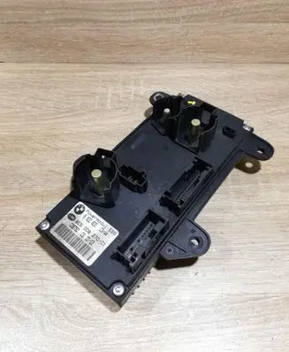 BMW 7 E65 E66 Power management control unit 6922820 8ES008270