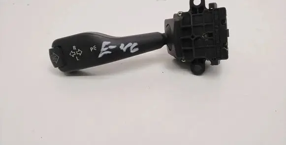 BMW 5 E39 Indicator stalk 8363668K 0110401025