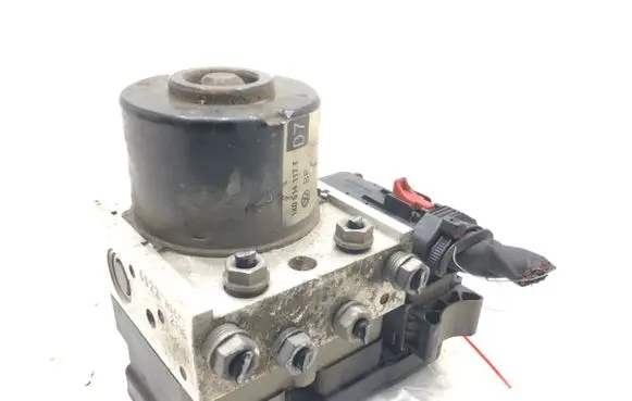 Volkswagen Golf VI ABS Pump 