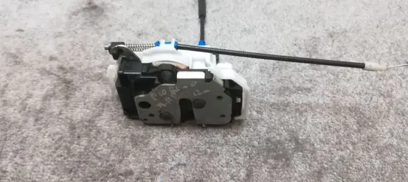 Fiat Fiorino Front door lock B792