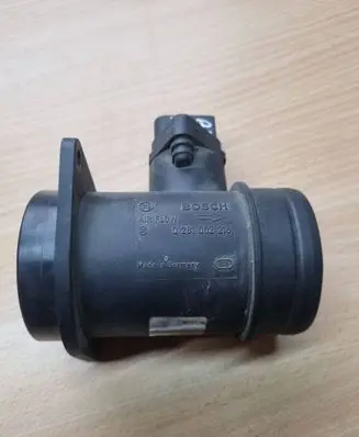 Volkswagen PASSAT B5 Mass air flow meter 0281002216