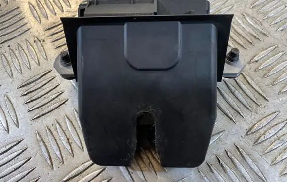 Ford Focus Tailgate/trunk/boot lock/catch/latch 8M51R442A66DC 123615