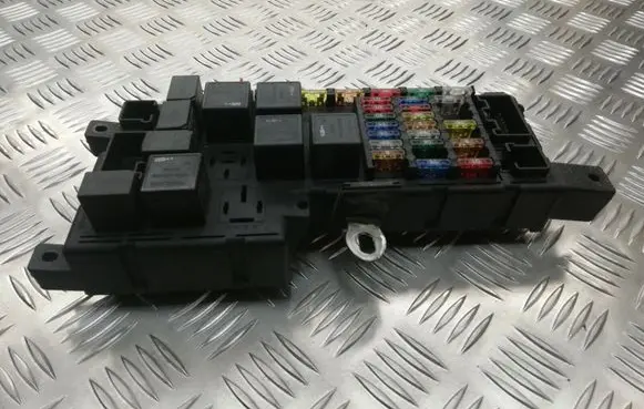 Volvo S60 Fuse module 518787205