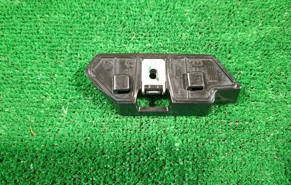 Peugeot 408 II Front bumper mounting bracket 9838465280