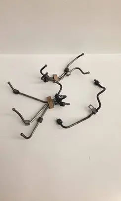 Fuel injector supply line/pipe