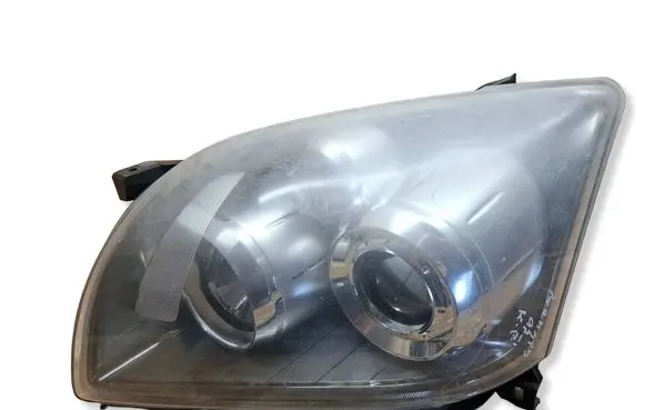 Toyota Avensis T250 Headlight/headlamp 8596724011 3900078496