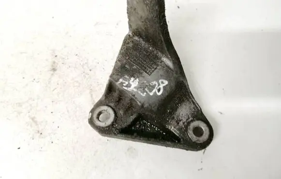 Ford Mondeo Mk III Engine mounting bracket 1s716p093ab