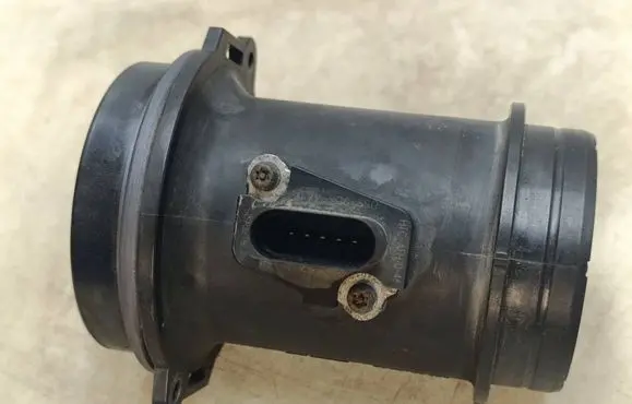 Volkswagen Touareg I Mass air flow meter 059906461K