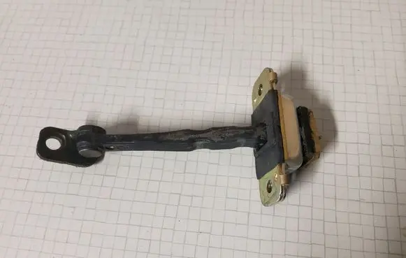 KIA Sorento Front door check strap stopper