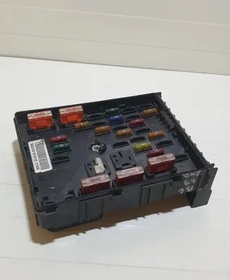 Volkswagen PASSAT B6 Fuse module 3C0937125 63592777 36301057