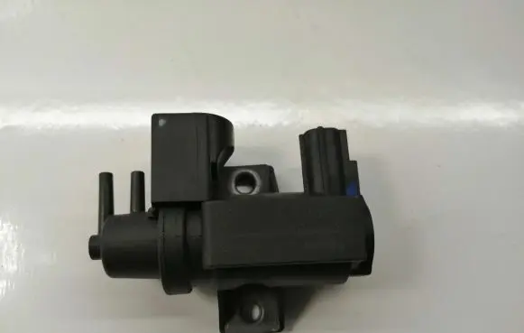 Toyota Corolla Verso AR10 Turbo solenoid valve 258190R011 70051308