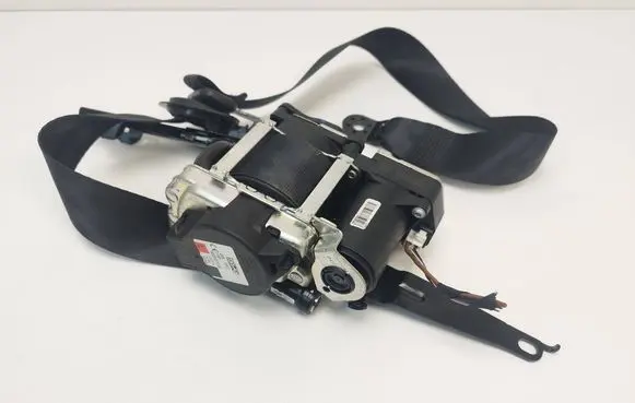 Volkswagen Tiguan Front seatbelt 