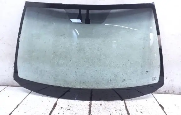 Toyota RAV 4 (XA30) Front windscreen/windshield window AS1