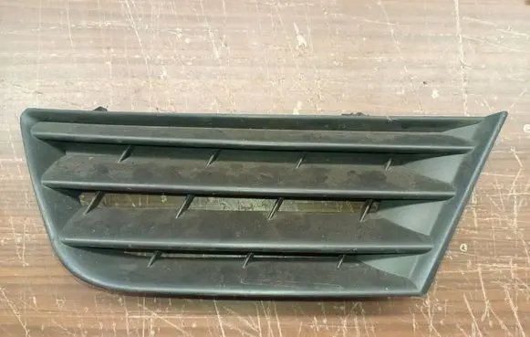 Renault Modus Front bumper upper radiator grill 8200259248