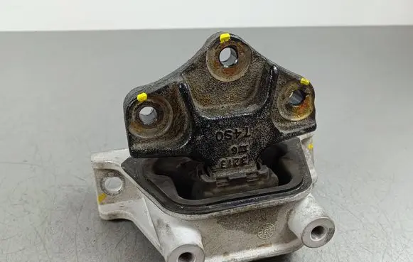 Suzuki SX4 S-Cross Gearbox mount 