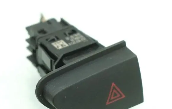 Renault Captur Hazard light switch 252907372R