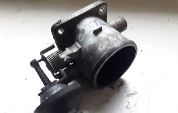 KIA Carens I Engine shut-off valve 3511027350